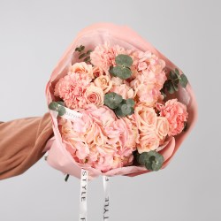 nezhnyj buket s rozovoj gortenziej 6